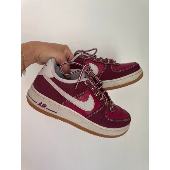 Nike Air Force 1 Low VINTAGE Classic Retro Sneakers in Red/White/Gold - Picture 1 of 7